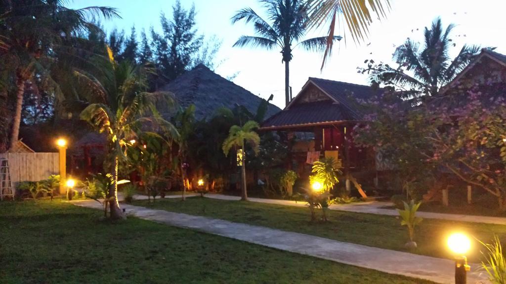 Lanta Pearl Beach Resort Ko Lanta Exterior foto